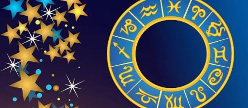 L'oroscopo del 13 dicembre: insidie per lo Scorpione, le stelle favoriscono il Leone