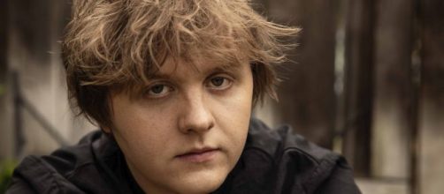 Lewis Capaldi è il primo ospite internazionale ufficiale di Sanremo 2020