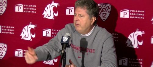 Mike Leach and Scott Frost both received extensions amid tough seasons [Image via WSUCougarAthletics/YouTube]
