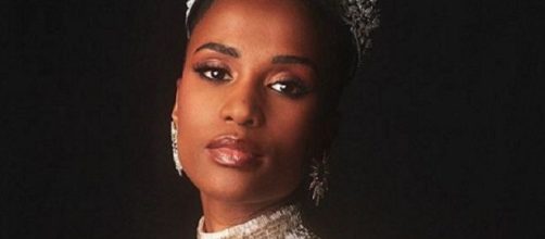 Zozibini Tunzi foi eleita a Miss Universo 2019. (Reprodução/Instagram/@zozitunzi)