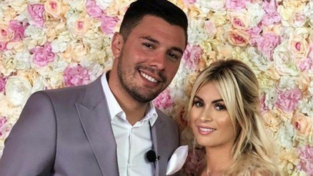 Les Marseillais aux Caraïbes : Kevin a demandé Carla en mariage lors d'un séjour à New York. ®Snapchat : Carla Moreau.
