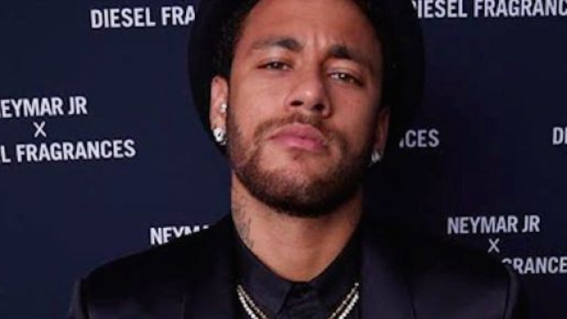 Une fille partage une vidéo de l'intérieur de chez Neymar. Credit: Instagram/neymarjr