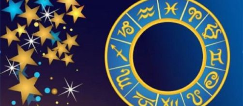 L'oroscopo di domani 18 dicembre: Leone fortunato, opportunità per Sagittario