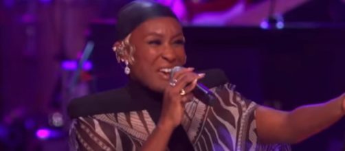 Cynthia Erivo was among the bevy of stars who brought down the house in 'September' at the 2019 Kennedy Center Honors. [Image source:CBS-YouTube]