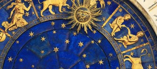 Oroscopo 18 dicembre 2019: la giornata per tutti i segni dello zodiaco