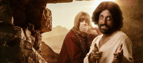 Fábio Porchat e Gregório Duvivier estão no filme 'A Primeira tentação de Cristo' na Netflix. (Reprodução/Netflix)