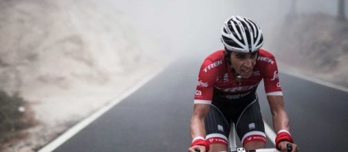 Alberto Contador durante una carrera ciclista