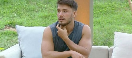 Lucas diz que pretende conversar com Hariany fora de "A Fazenda 11". (Reprodução/Record TV)