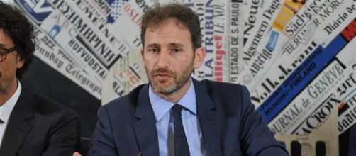 Bufera social su Davide Casaleggio per presunto conflitto di interessi