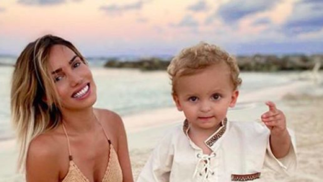 En larmes, Manon Marsault explique ses difficultés avec son fils et les tensions avec son mari. Instagram/manontanti