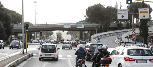 La tragedia di Corso Francia a Roma: l'investitore che ha ucciso due 16 enni è risultato positivo ai test di alcol e stupefacenti.