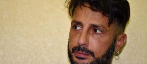 Fabrizio Corona riabbraccia suo figlio Carlos per Natale: 'Regalo mio più grande'
