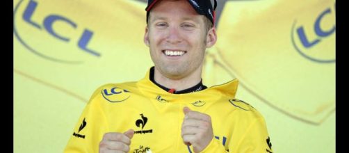 Jan Bakelants in maglia gialla al Tour de France