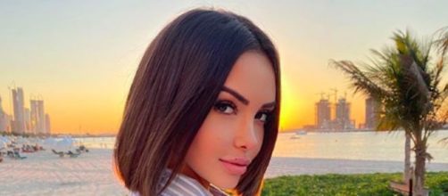 Nabilla opte pour une nouvelle coupe en cette fin d'année. Credit: Instagram/nabilla