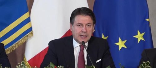 Giuseppe Conte durante la conferenza stampa di fine anno