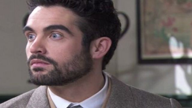 Una vita, anticipazioni dal 30 dicembre al 3 gennaio: Iñigo inizia a fare scommesse clandestine