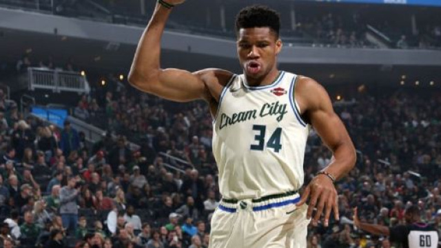 Milwaukee et Giannis s'envolent (Credit Image : NBA Latam Twitter).