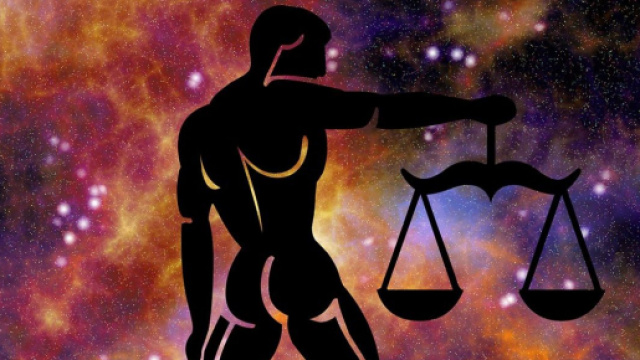 Oroscopo del giorno 9 dicembre: al 'top' la Bilancia