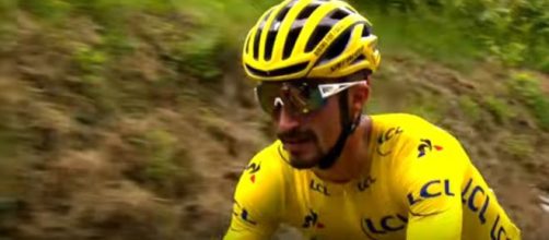 Julian Alaphilippe in maglia gialla al Tour de France