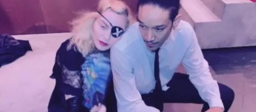 Madonna con il suo nuovo fidanzato, il ballerino Ahlamalik Williams di 35 anni più giovane di lei.