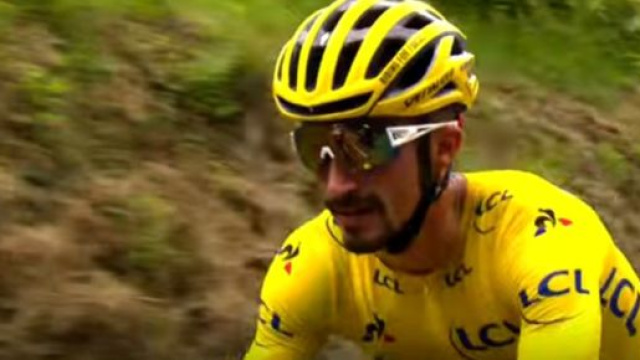 Julian Alaphilippe in maglia gialla al Tour de France