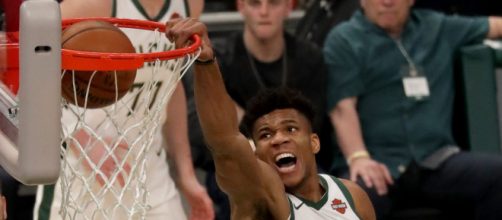 Antetokounmpo fez um duplo-duplo, com 23 pontos e 10 rebotes. (Arquivo Blasting News)