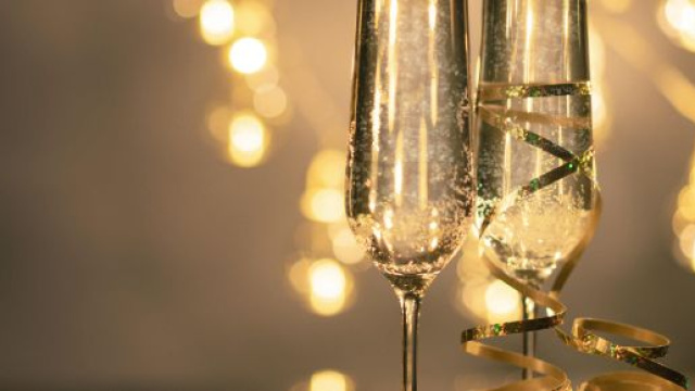 Auguri di buon anno: frasi divertenti e originali, ancor meglio se in rima