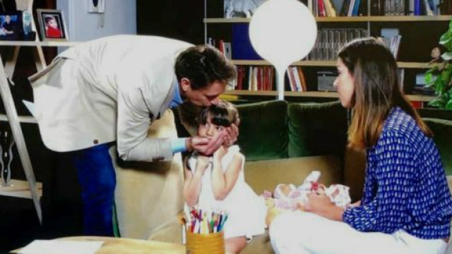 Nei prossimi episodi di Un posto al sole, la piccola Irene risentirà dei problemi tra Filippo e Serena.