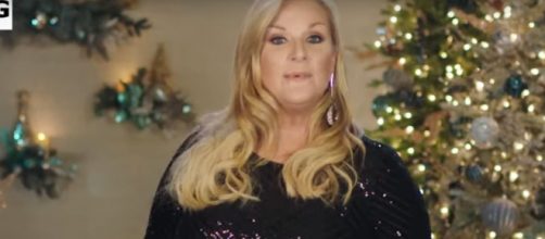 Trisha Yearwood took the helm in hosting the 2019 'CMA Country Christmas.' [Image source: CMA-YouTube]