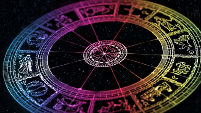 L'oroscopo e le pagelle del 5 dicembre: nuovo flirt per il Sagittario