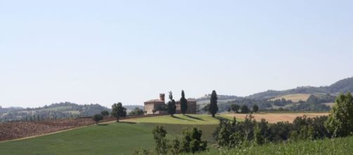 Bazzano, Valsamoggia: custode sente dei rumori e spara uccidendo un uomo di 25 anni fuori dalla villa - pinterest.com