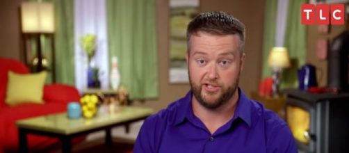 On '90 Day Fiance,' Mike explains the reason of her belief in Aliens and not in religion. [Image Source: TLC/YouTube]