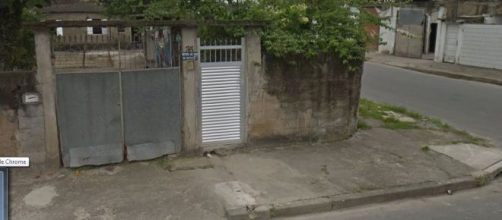 Vítimas estavam nesta casa. (Reprodução/ Google Street View)