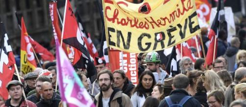 França tem greve geral contra o projeto da reforma da Previdência promovida pelo presidente Emmanuel Macron. (Arquivo Blasting News)