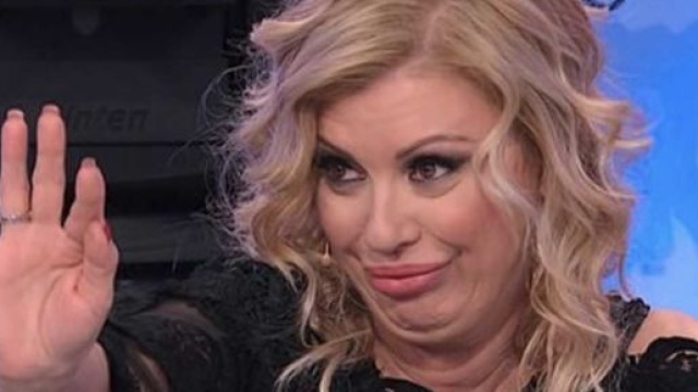 Anticipazioni Uomini e donne del 6 dicembre: Tina accusa Veronica di essere cambiata