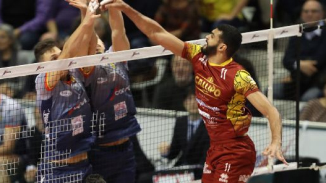 Ravenna, partita il giorno di Natale: il pallavolista chiede aiuto a Papa Francesco