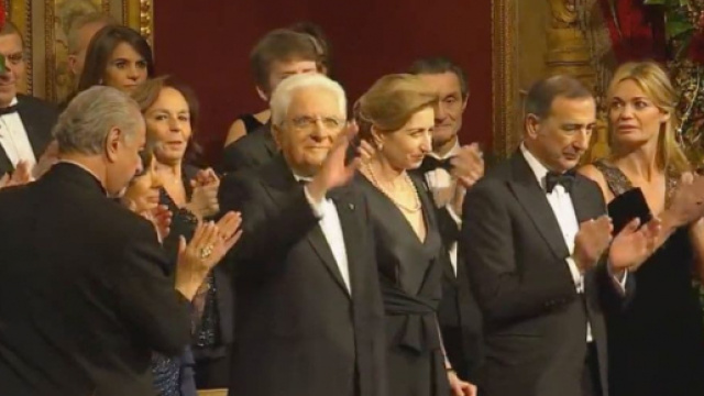 Ovazione per Sergio Mattarella alla Prima della Scala