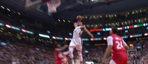 Giannis Antetokounmpo throw-down, image credit(YouTube, NBA)