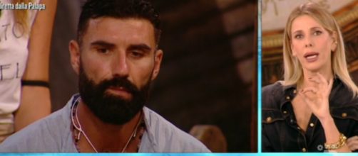 Isola dei famosi, bufera su John Vitale per insulti a Barbara D'Urso