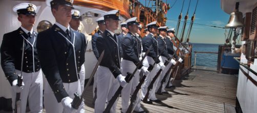 Torturata dai commilitoni all'interno della Nave Scuola della Marina Militare.