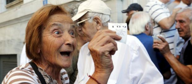 Pensioni, quota 100: oltre 10 mila richieste. Opzione donna: le lavoratrici hanno difficooltà. Pensioni, quota 100: oltre 10 mila richieste. Opzione donna: le lavoratrici hanno difficooltà.