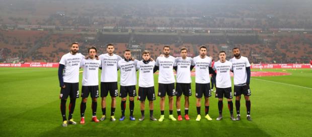 Maglia solidale dei rossoblu in favore della protesta dei pastori sardi Maglia solidale dei rossoblu in favore della protesta dei pastori sardi