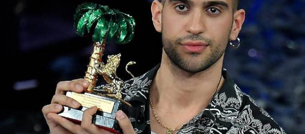 Sanremo, vince Mahmood e piovono insulti sui social Sanremo, vince Mahmood e piovono insulti sui social