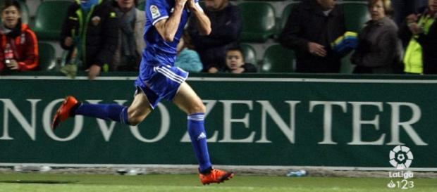Toché celebra el gol de penalti que le da la victoria al Real Oviedo. Foto: LFP Toché celebra el gol de penalti que le da la victoria al Real Oviedo. Foto: LFP