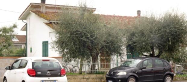 Un uomo di 59 anni litiga con l'amico del figlio, cade a terra e muore. Un uomo di 59 anni litiga con l'amico del figlio, cade a terra e muore.