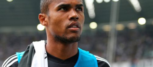 Juventus, no al Manchester United per Douglas Costa