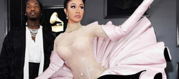 Cardi B ousou ao escolher uma roupa bem extravagante. (Reprodução/Instagram) Cardi B ousou ao escolher uma roupa bem extravagante. (Reprodução/Instagram)