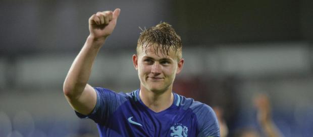 Juventus De Ligt, Raiola lo porta a Torino Juventus De Ligt, Raiola lo porta a Torino