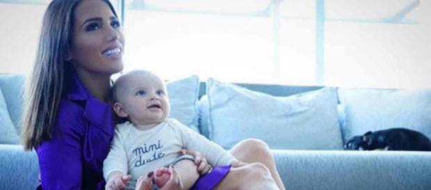 Manon Marsault est prête à faire un deuxième bébé dans quelques mois, seulement si c'est une fille. Manon Marsault est prête à faire un deuxième bébé dans quelques mois, seulement si c'est une fille.