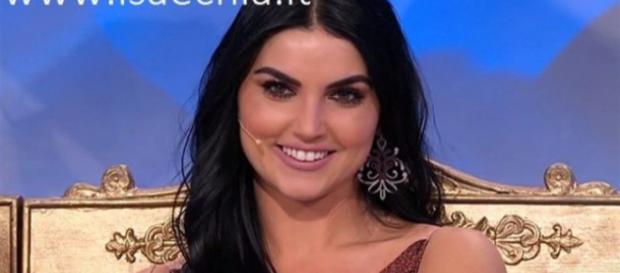 Teresa Langella sul trono di Uomini e Donne Teresa Langella sul trono di Uomini e Donne